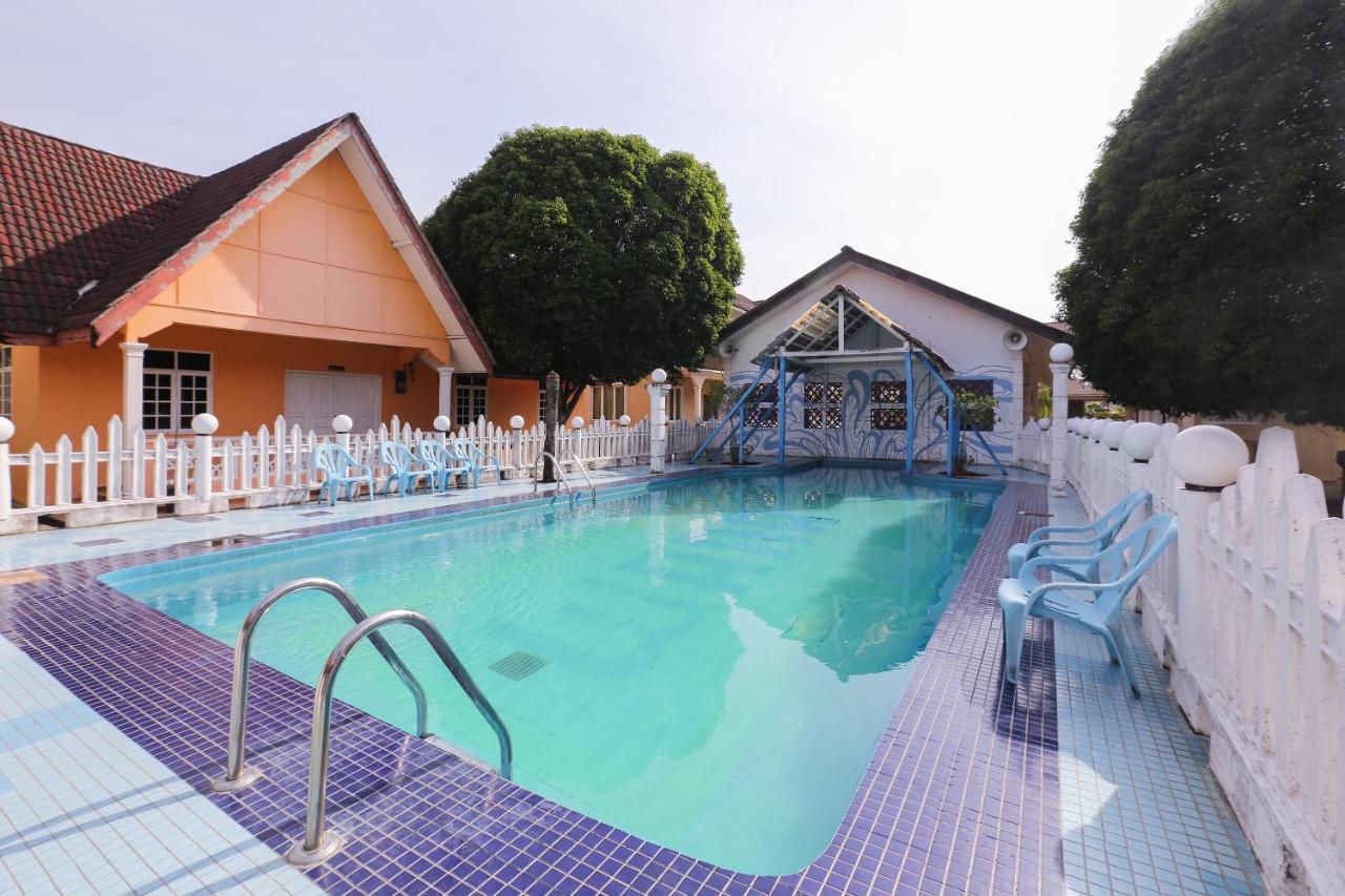 Oyo 8966 Dee Wana Resort 1 Pasir Puteh Exterior foto